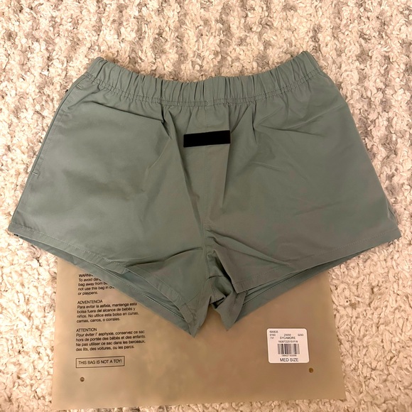 Fear of God Pants - FEAR OF GOD ESSENTIALS WOMEN'S COTTON DOCK SHORT - SYCAMORE NWT Med rare find
